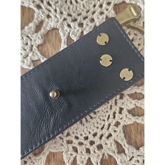 Gucci Black Leather Belt with Gold Circular Buckle - Picture 5 of 10